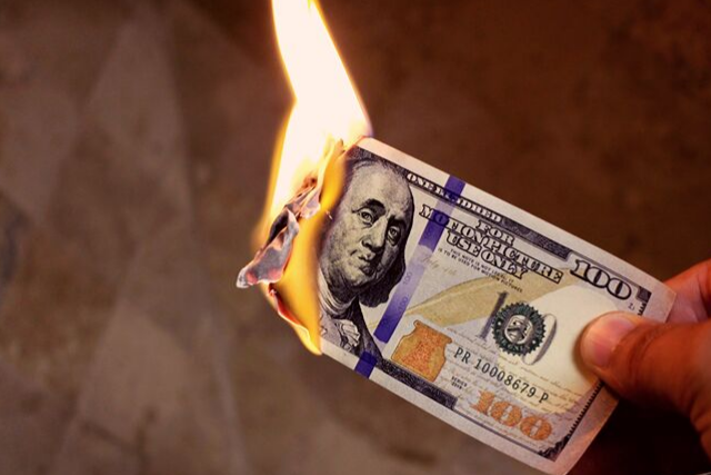 5 toxic attitudes about money that are holding you back from success