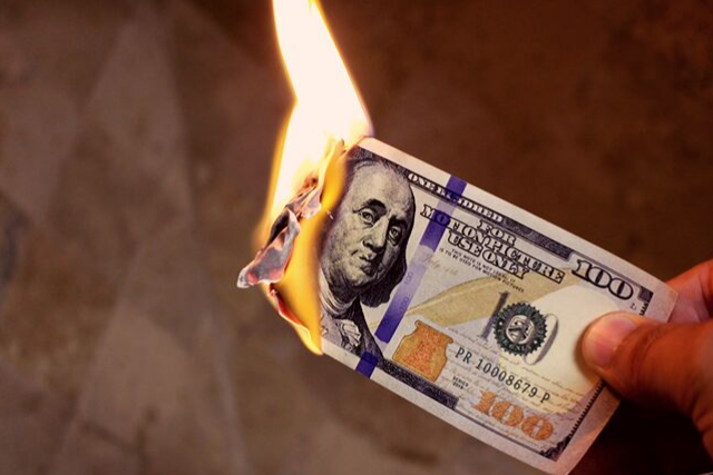 5 toxic attitudes about money that can hold you back from success